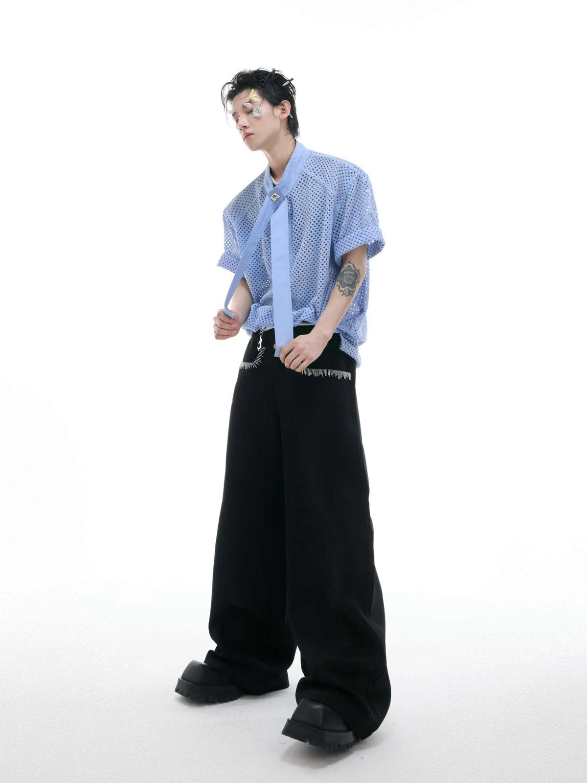Men's short sleeve T-shirt with tie stitching and metal tassel, loose fit, available in black, white, and blue.