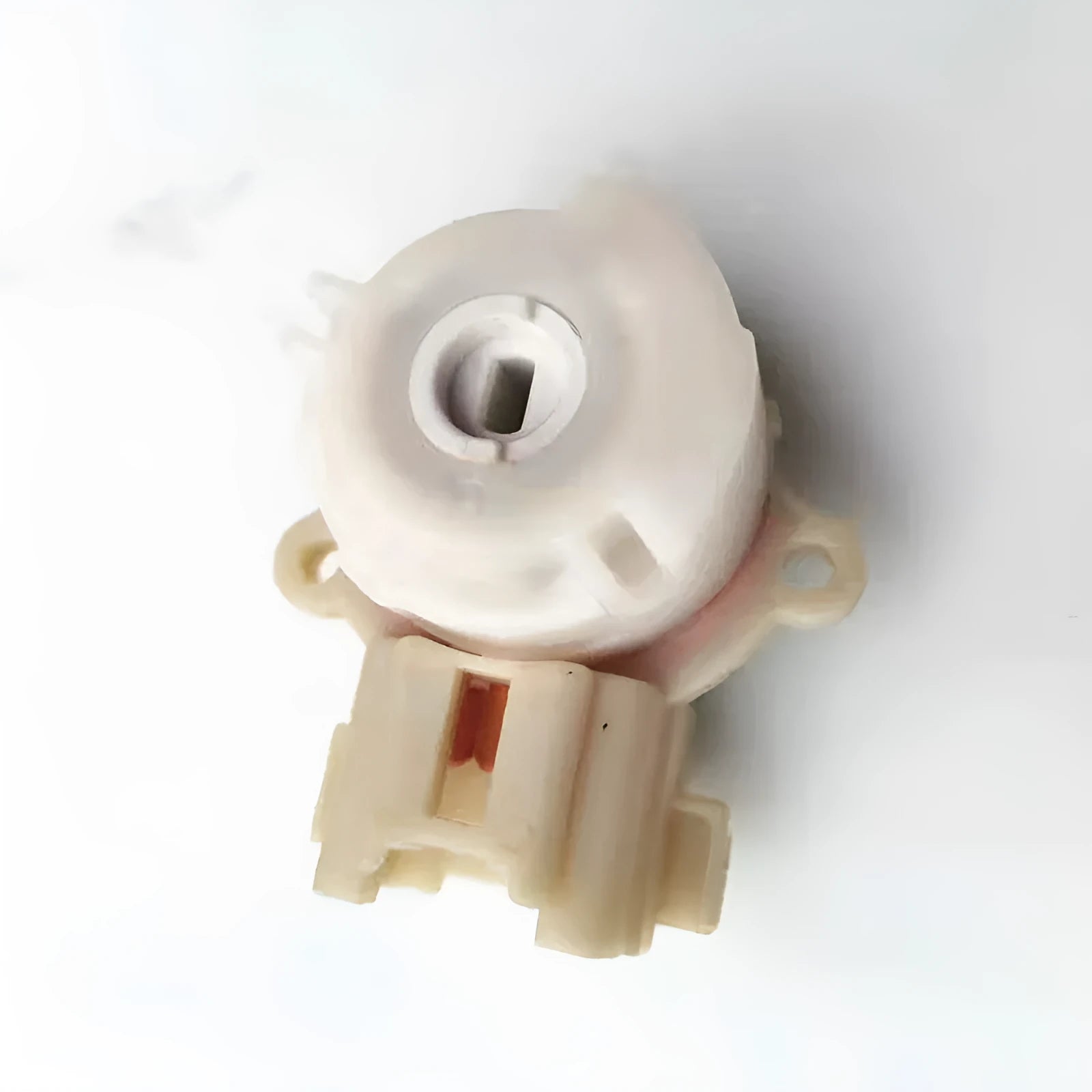 White ignition lock plug electrical connector for Senya M80 and S80 moped models.