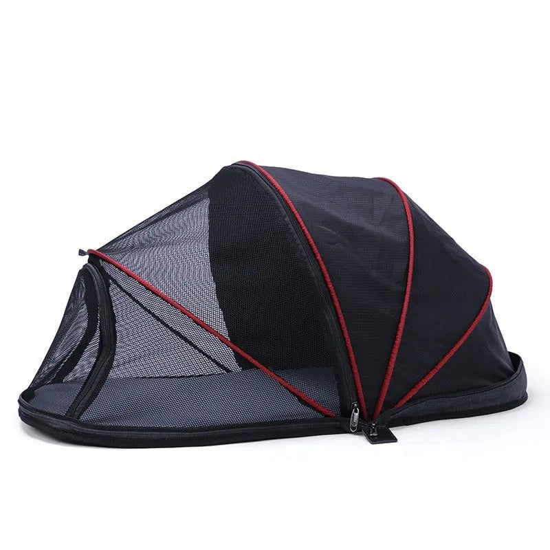 Cat folding travel tent in L code size with mesh ventilation panels