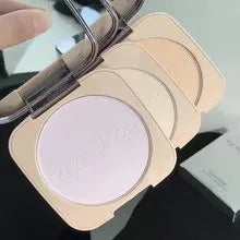 Pressed powder compact for oil control and skin brightening in natural matte finish