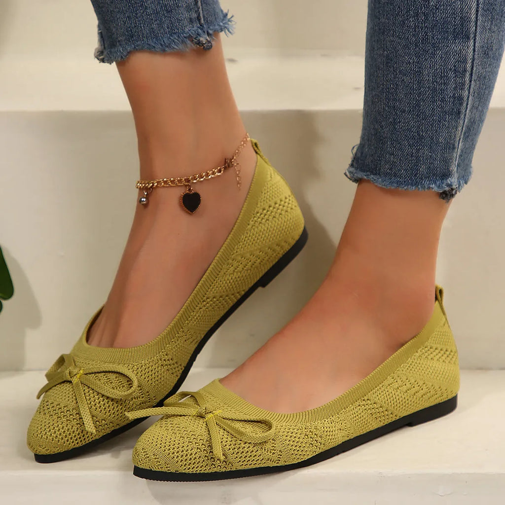 Women's knitted loafers with bow decoration, pointed toes, and rubber soles in six colour options