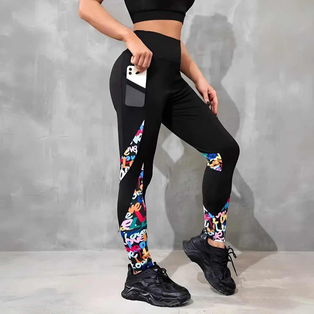 Women's high waist cropped yoga leggings with side pocket in leopard print style.