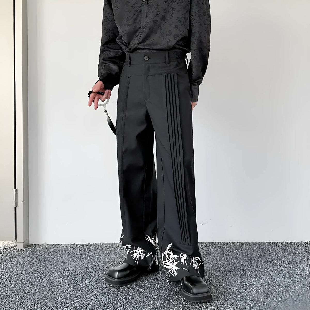 Black pleated wide leg trousers with straight cut, medium elastic waist and fold craft, sizes M L XL