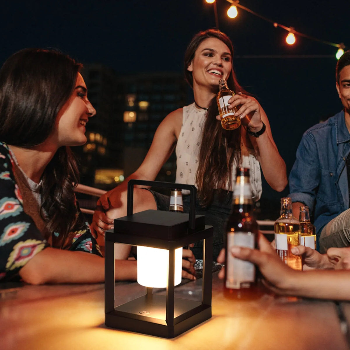 Outdoor USB handheld ambient lantern, IP55, 135 x 180mm, black cover or white shell, 5-10W