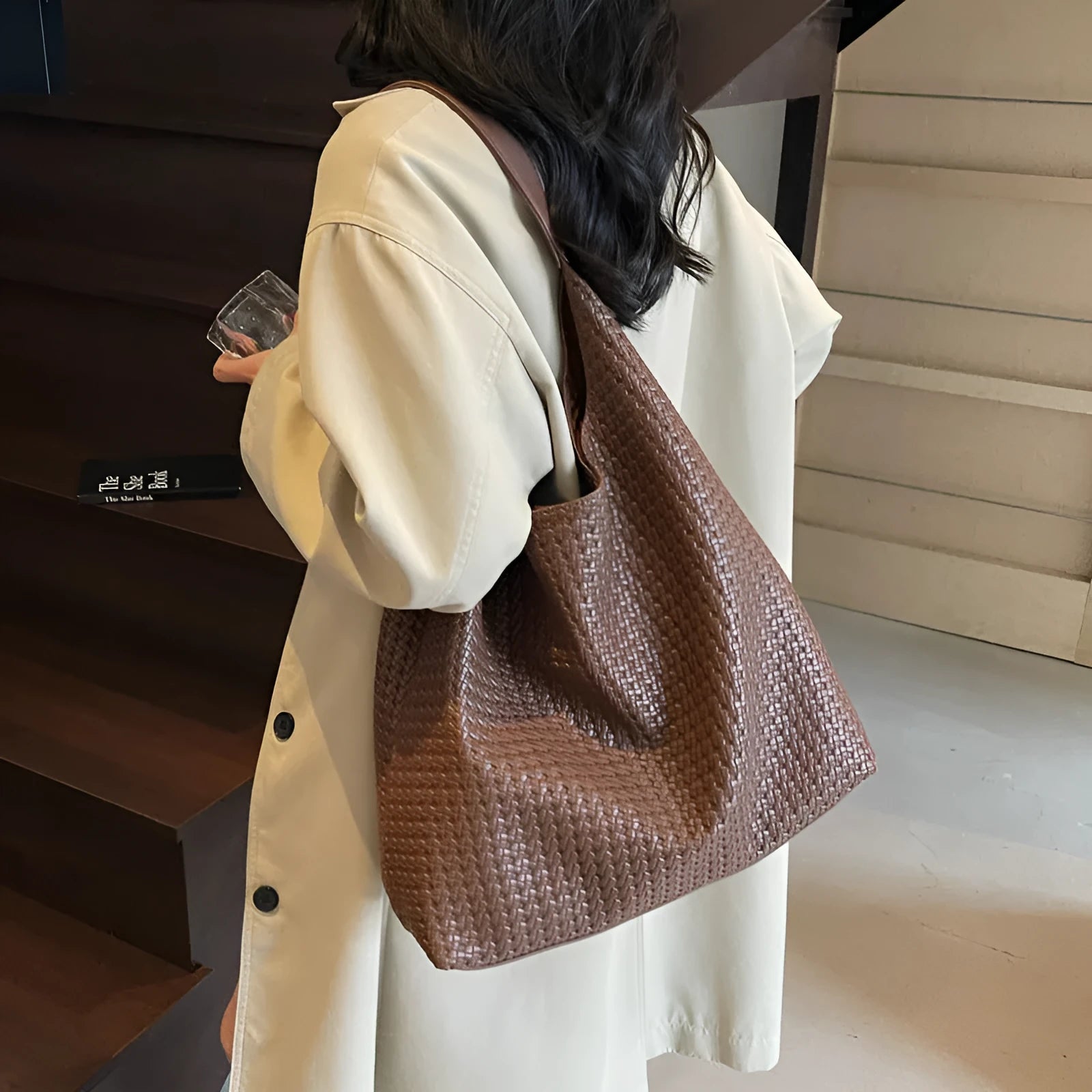 Retro high-grade women's woven tote bag in PU material, square vertical shape, 38x42x13cm, olive green colour