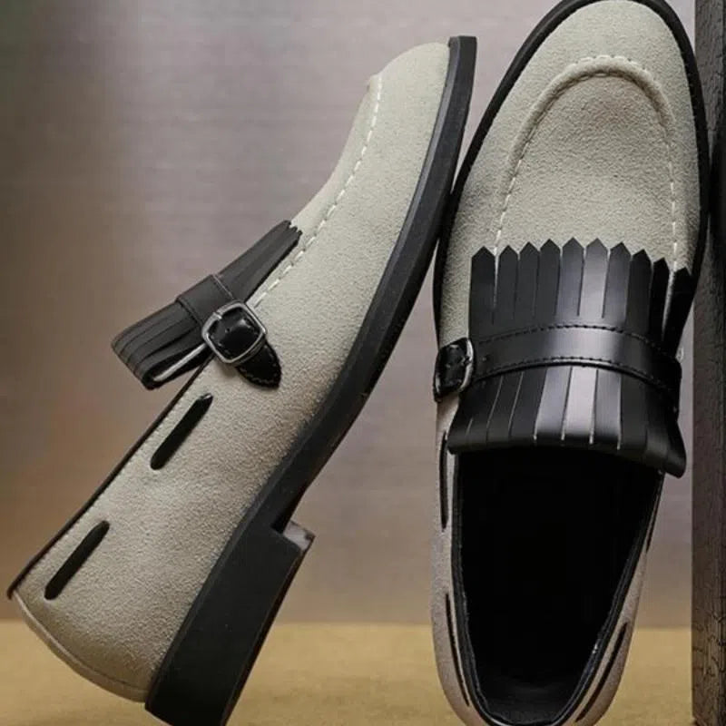 Men's solidcolour denim loafer shoes with tassel accents, pointed toe, flat heel, casual style