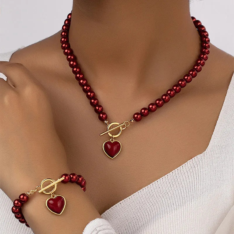 Hand-knit black natural gravel necklace with imitation pearl heart pendant on 31-40cm pearl chain for women