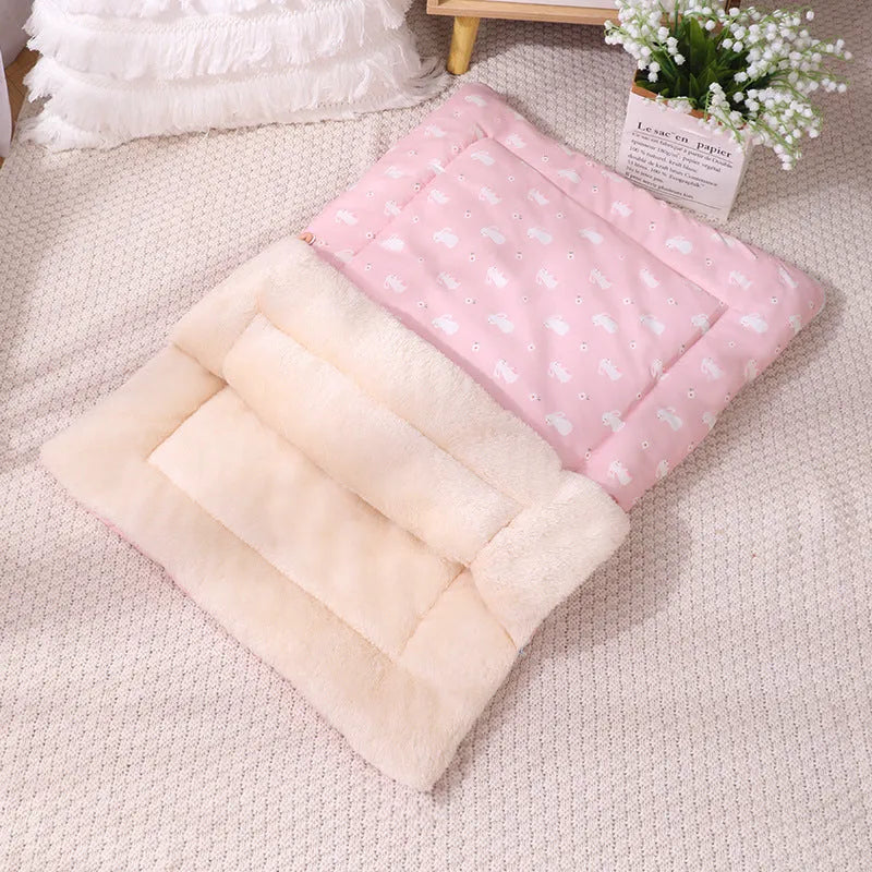 Cat sleeping bag with detachable mat and foldable design in pink colour