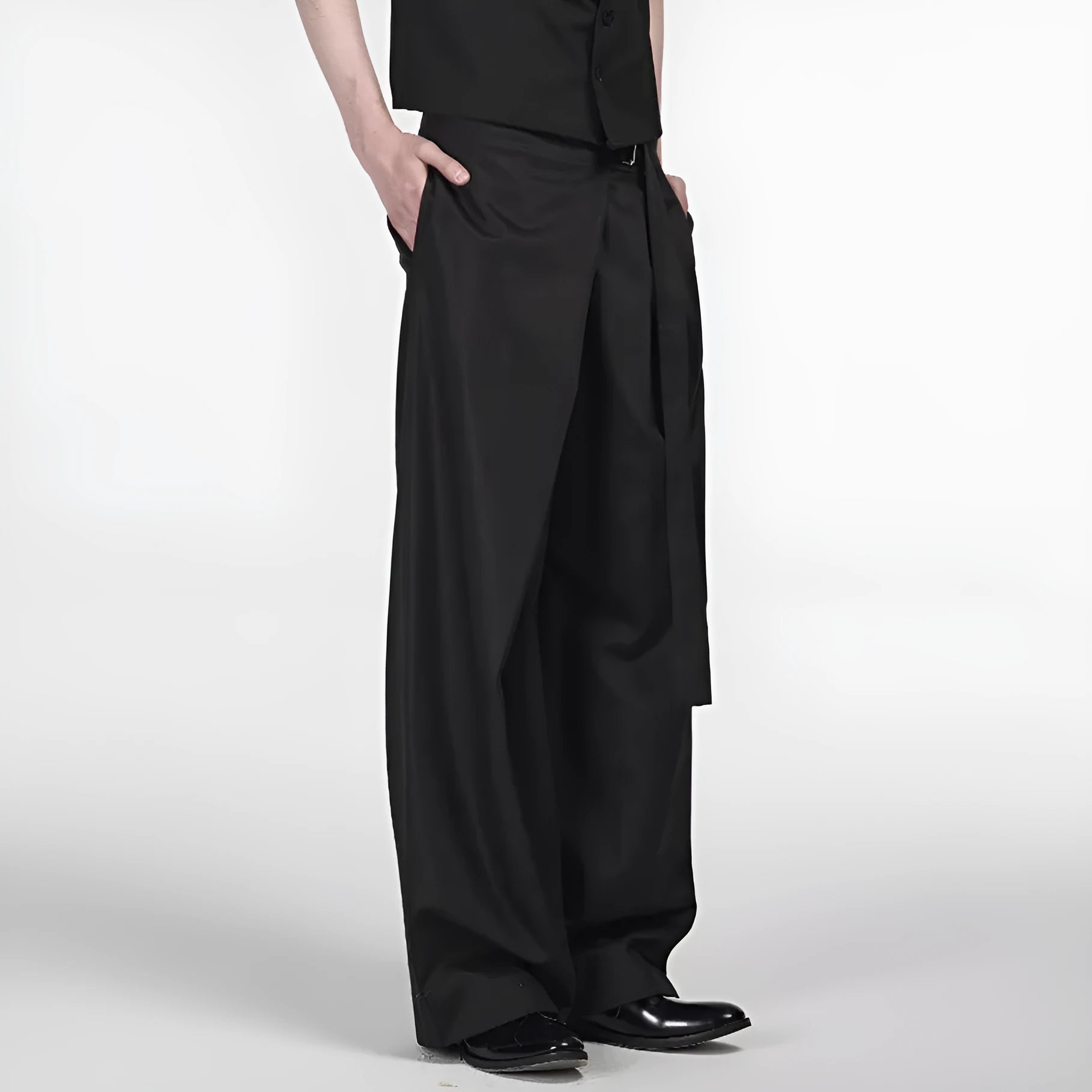 Black straight-leg trousers with adjustable waist and single pleat front in Tencel cotton fabric