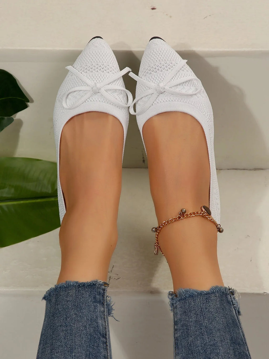 Women's knitted loafers with bow decoration, pointed toes, and rubber soles in six colour options