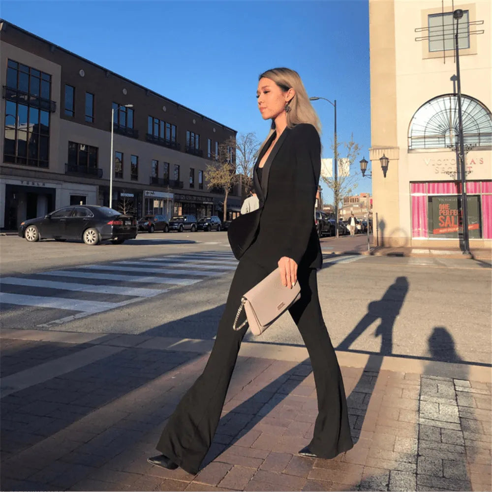 High waist black flared pants for ladies in cotton polyester blend fabric, professional style