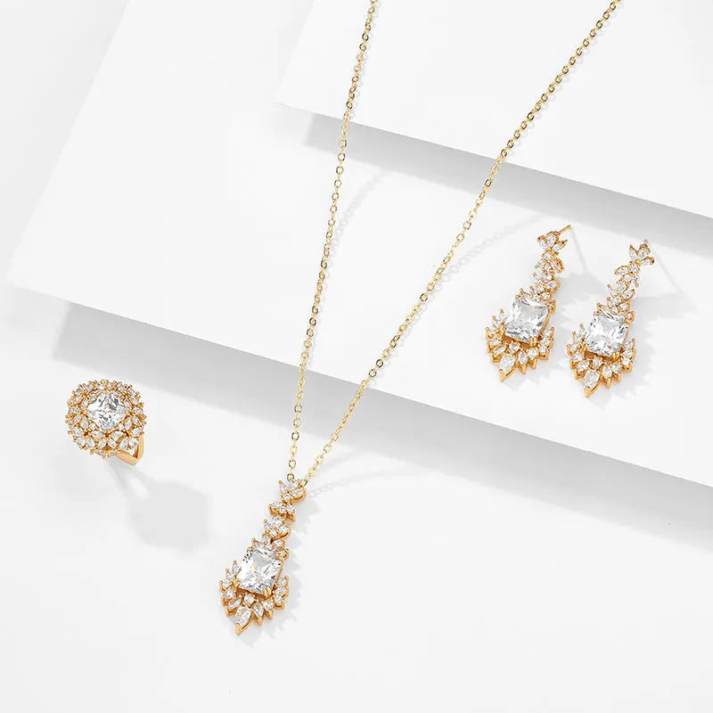 Coloured gem blue zircon necklace with copper material and quadrilateral design element