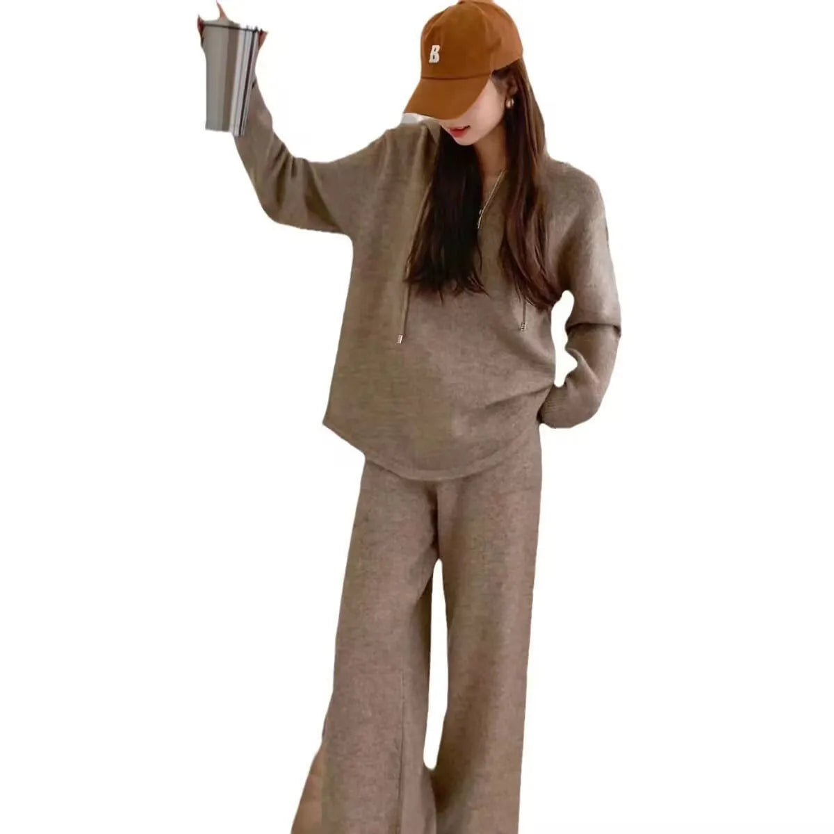 Women's loose hooded sweater and wide-leg pants set in solid colour, long sleeves, patch detail, polyester fabric, apricot option.