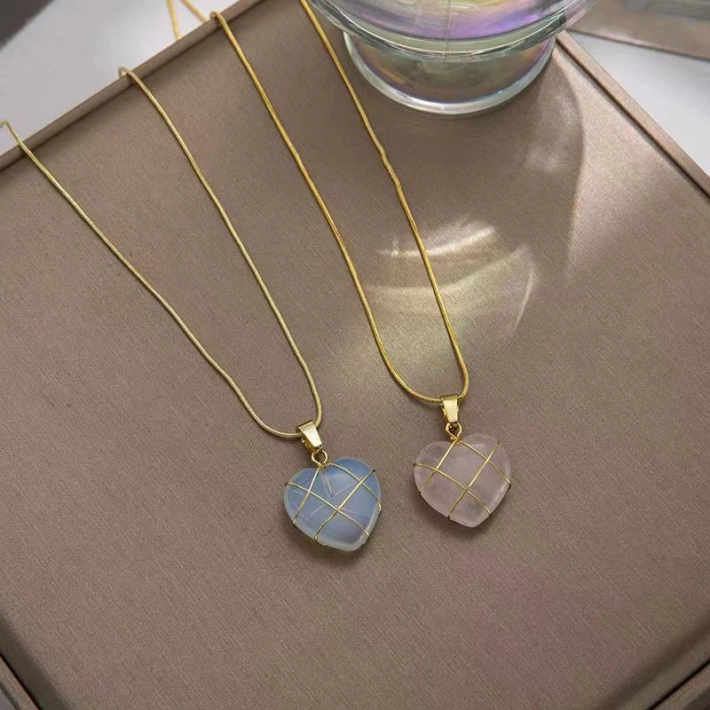 Stunning moonstone necklace with heart-shaped design, featuring premium copper construction and real gold electroplating