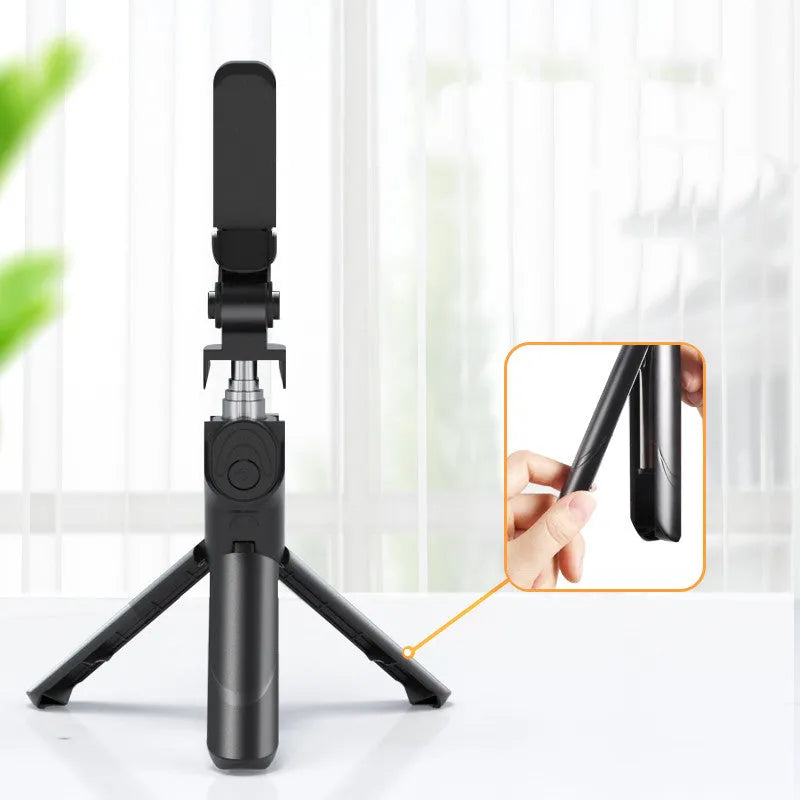 Aluminium alloy selfie stick for mobile phones in black, green, pink, or white with optional mini flash