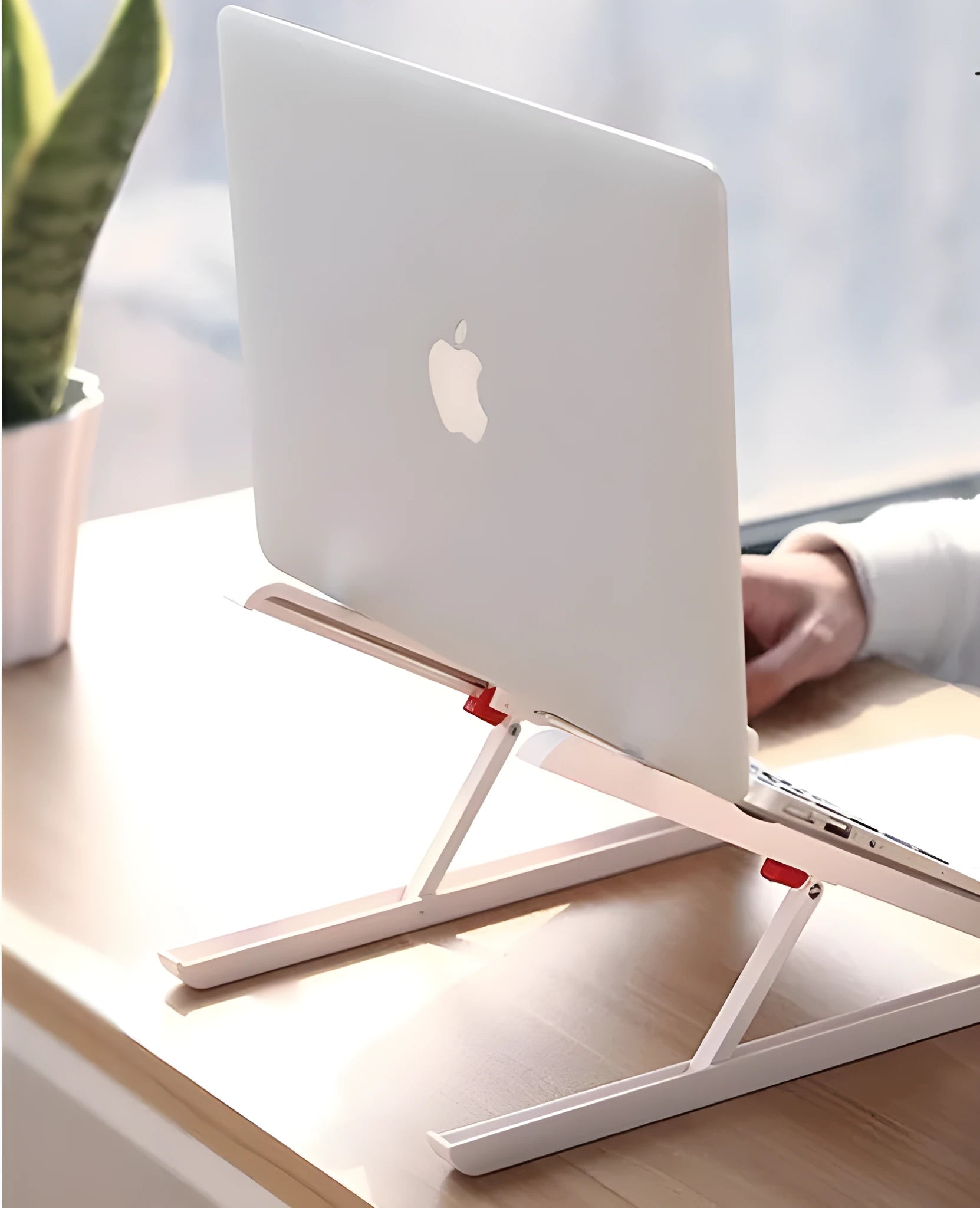 White Whale Race portable laptop bracket with folding support and cooling function