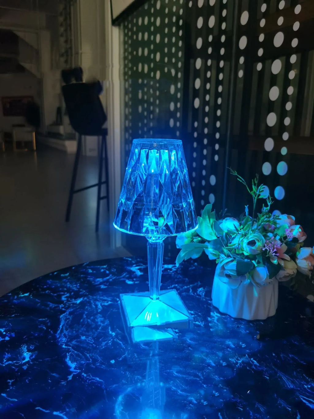 Portable diamond table lamp with touch control, 26.8cm height, 12cm diameter, showing white and warm light modes