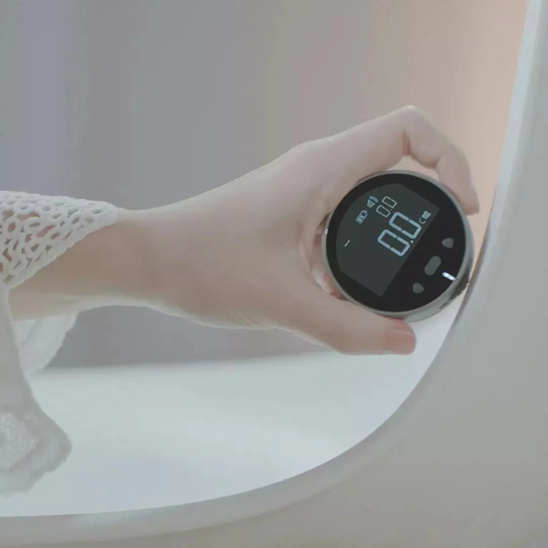 Black electronic measuring ruler with LCD screen, 53mm diameter, 35g, aluminium alloy and silicone body.
