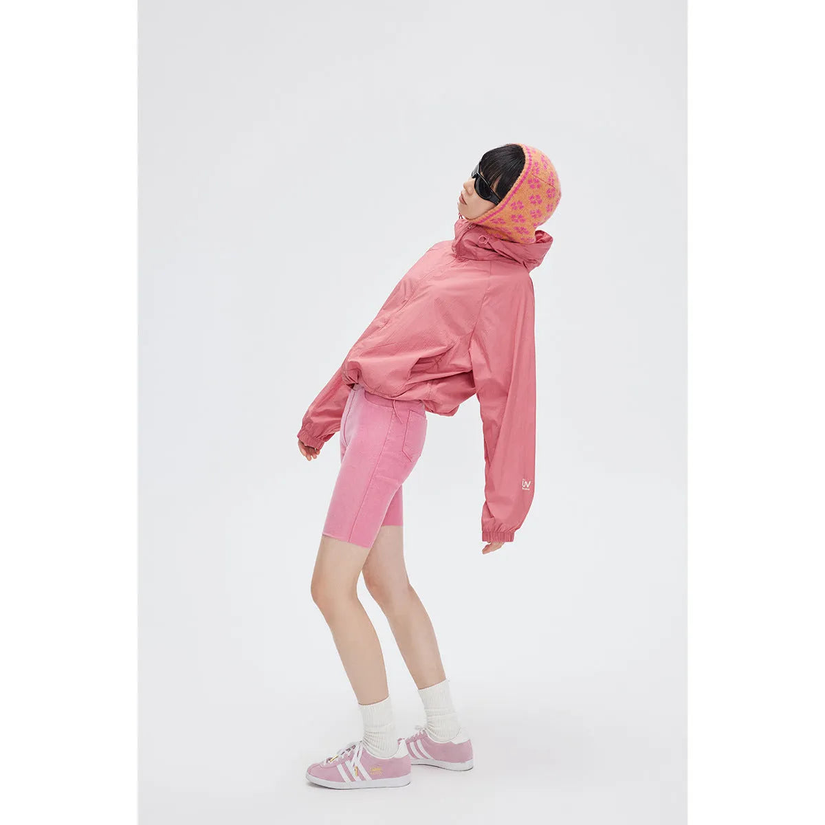 Men's thin hooded sports coat in chemical fibre blend fabric with straight hem and slit pockets