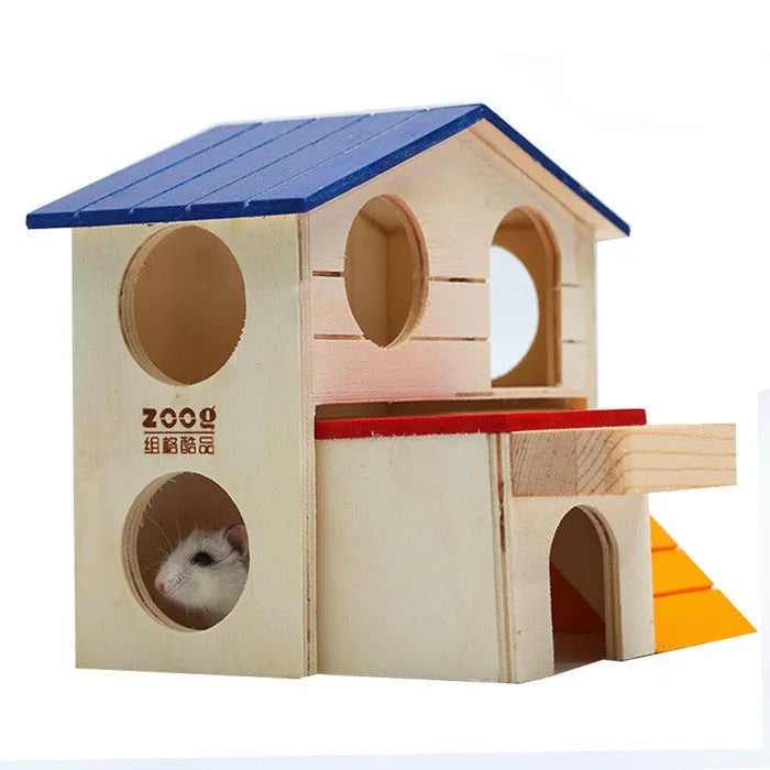 Blue roof wooden hamster chalet with removable floor measuring 17x17x15 cm