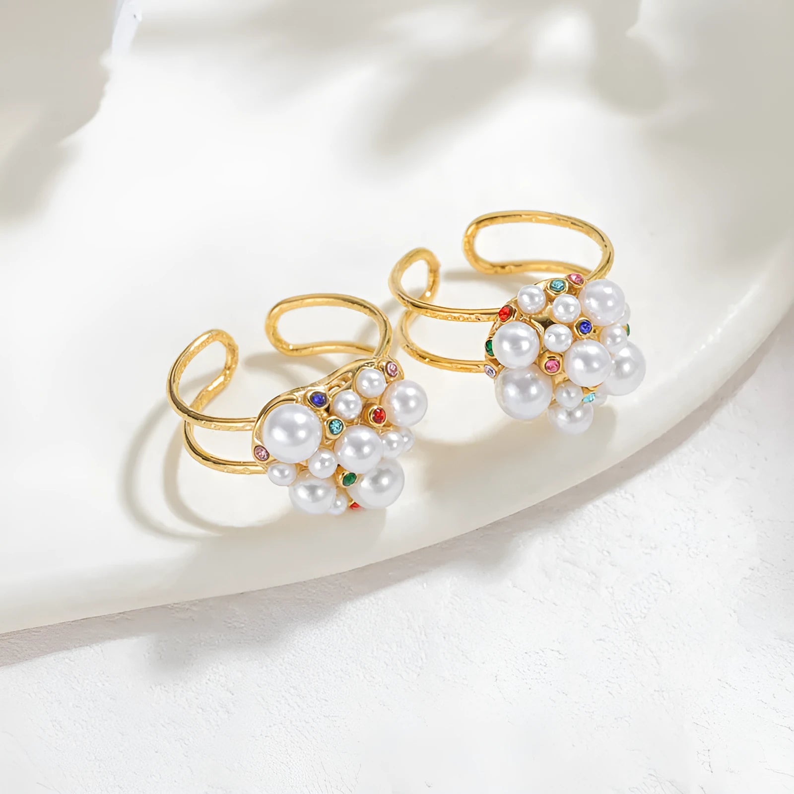 Adjustable women's ring with pearl and zircon design in heart or round styles