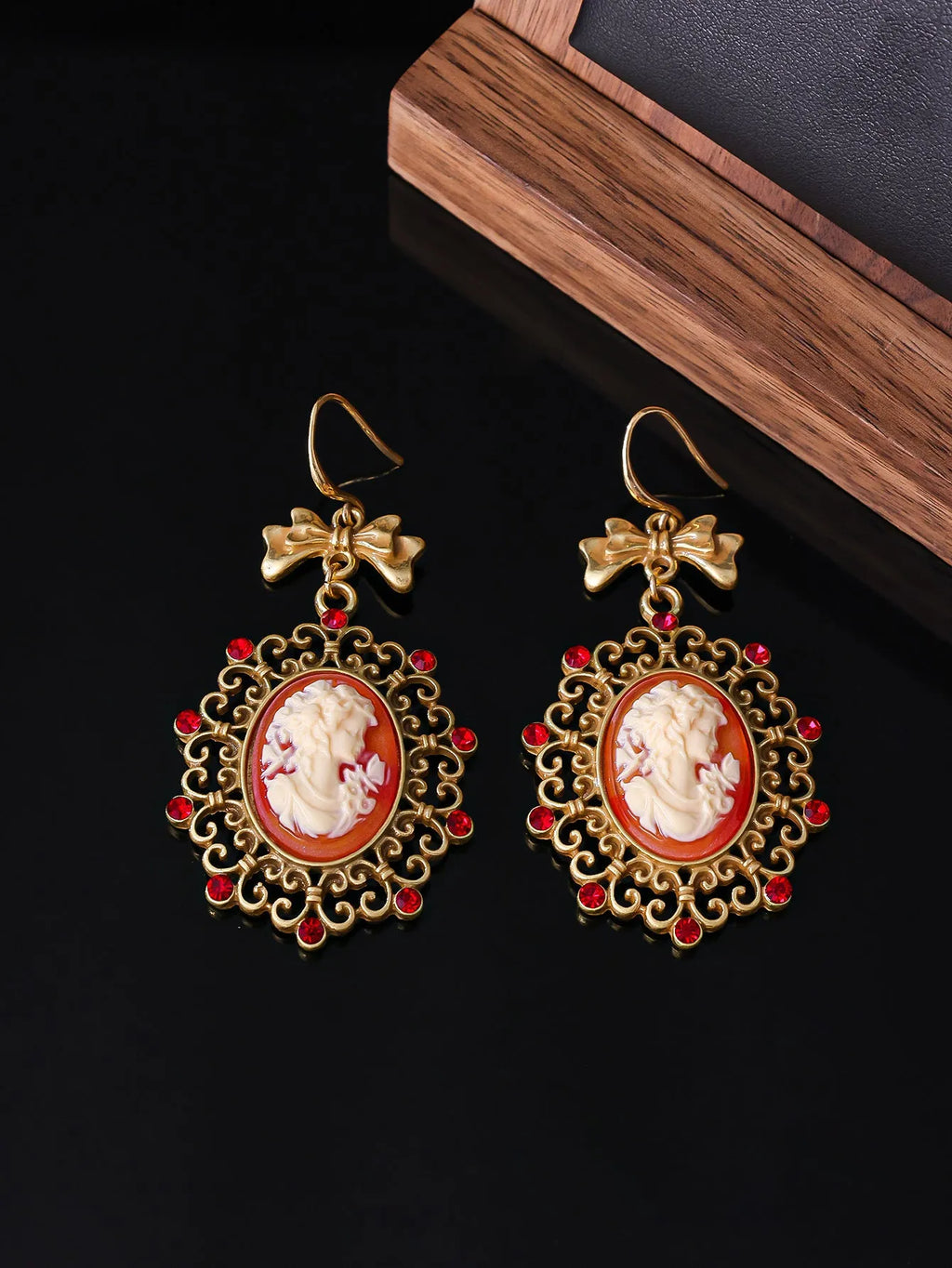 Retro court beauty head earrings in alloy with bow detail and electroplated finish, Beauty Head Ear Drops colour.