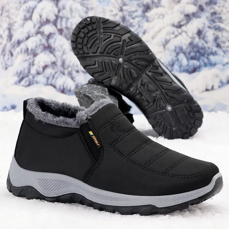 Men's fleece-lined cotton-padded snow boots in black with rubber sole and flat heel