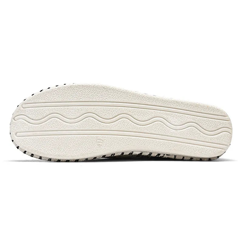 Men's casual summer shoes in breathable cloth with round toe, black and beige colour options