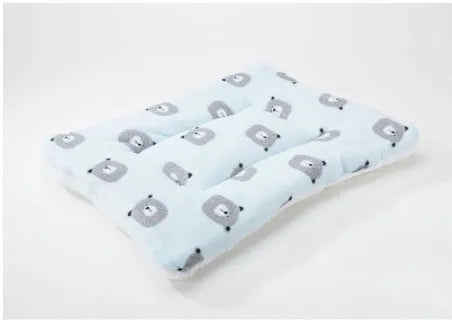 Four Seasons Universal Mat lamb cashmere flannel cartoon design available in navy blue as wool blanket and dog pad