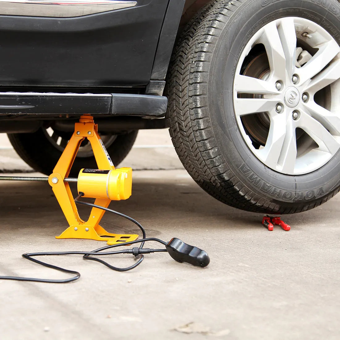 Electric hydraulic jack maintenance kit for vehicle lifting up to 2 tonnes