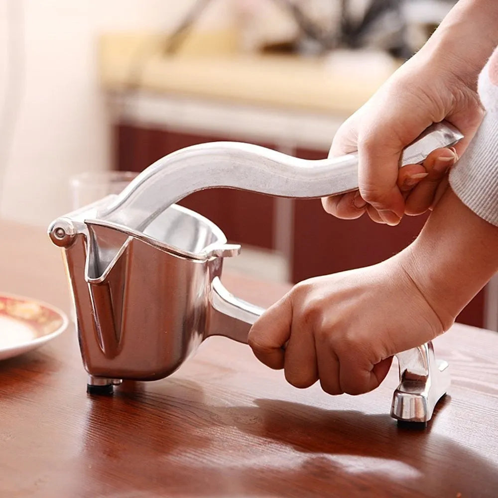 Silver aluminium alloy heavy duty lemon squeezer with large bowl and 24 cm lever