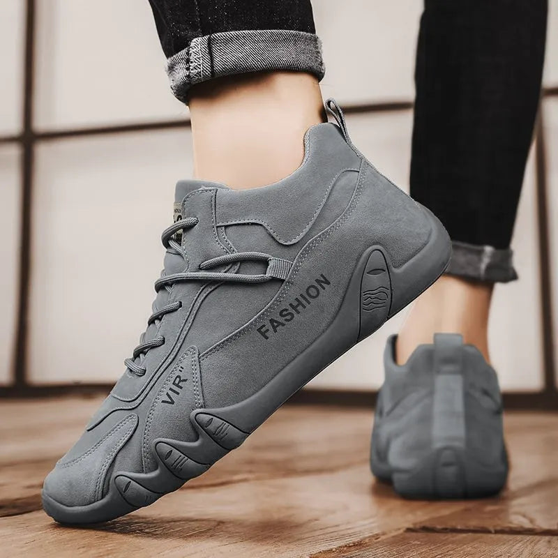 Men's grey low-cut casual shoes with synthetic leather upper and non-slip sole