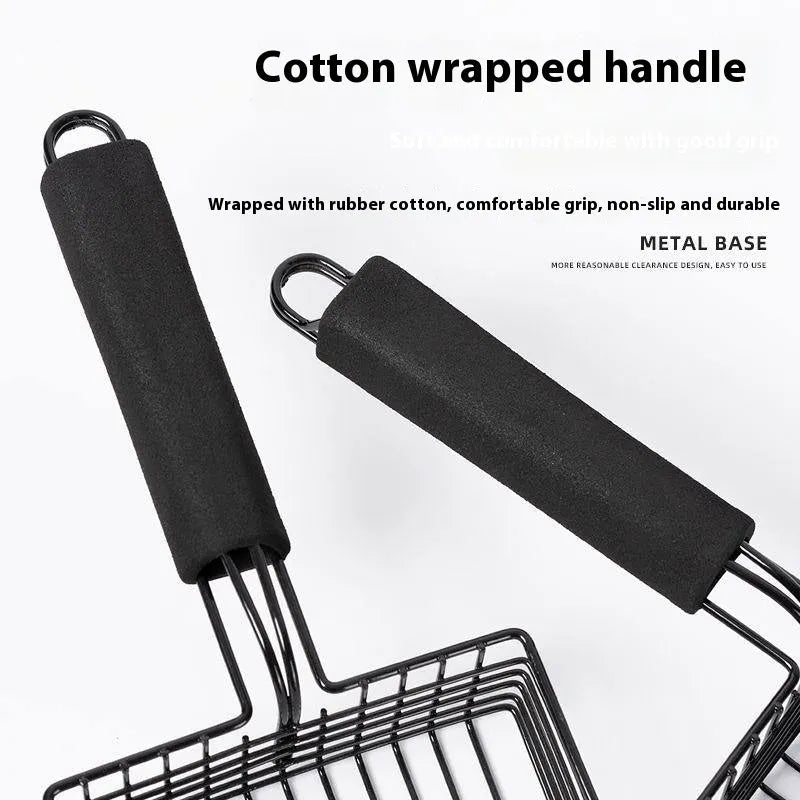 Black metal cat litter scoop with 0.8cm spacing between tines for waste removal