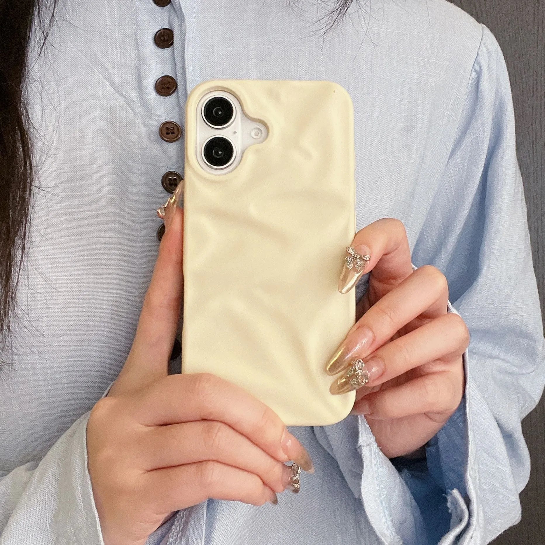 High-grade three-dimensional pleated silicone phone case in oil injection colour for iPhone, soft shell design