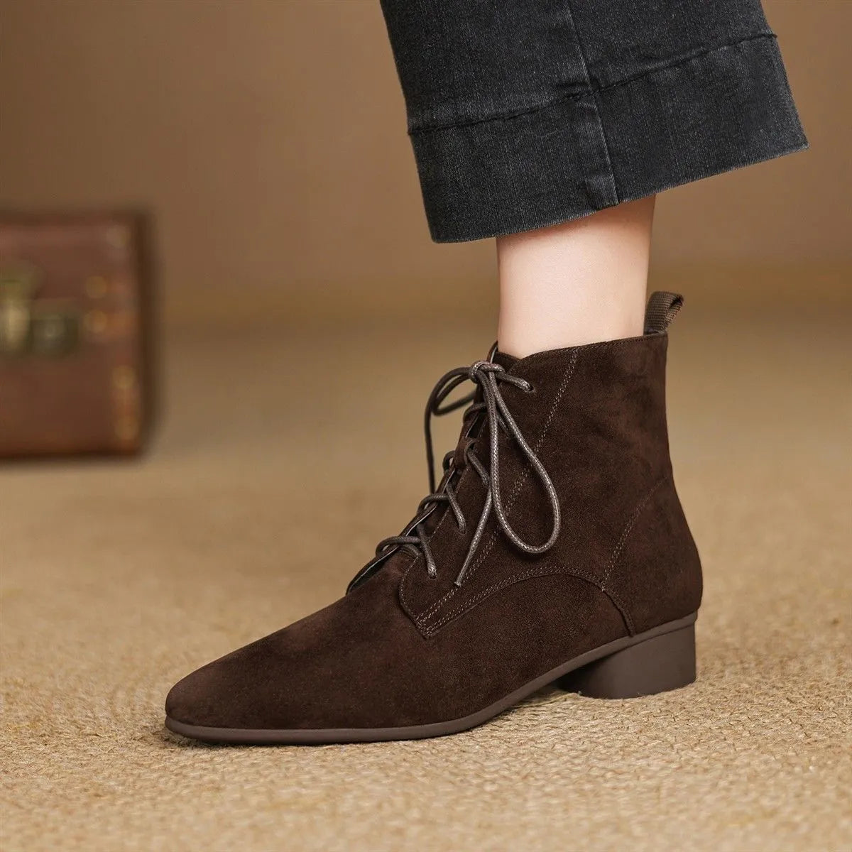 Women's pointed toe ankle boots with 1-3cm low block heel, faux leather and thin fleece lining in brown or black