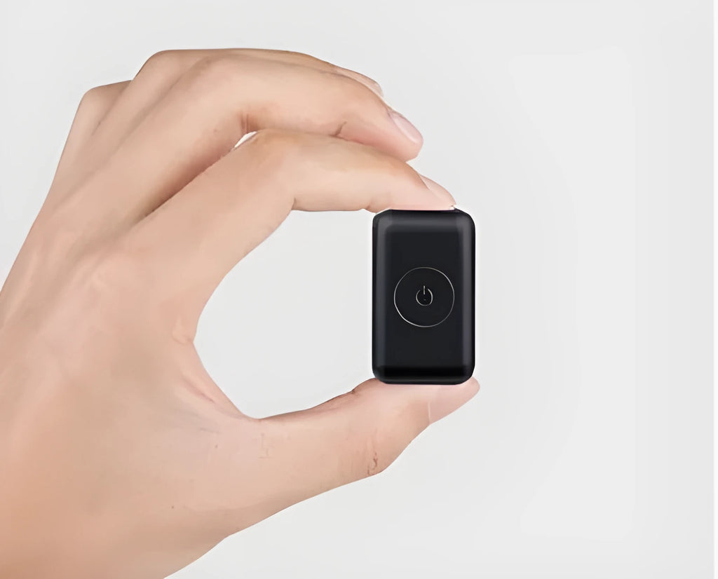 Mini GPS tracker with SOS button and rope for anti-loss tracking of children, elderly, and cars