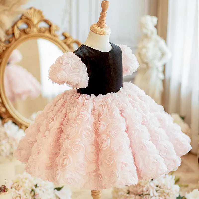 Pink polyester girls personality umbrella princess dress on display, suitable for heights 80cm to 160cm