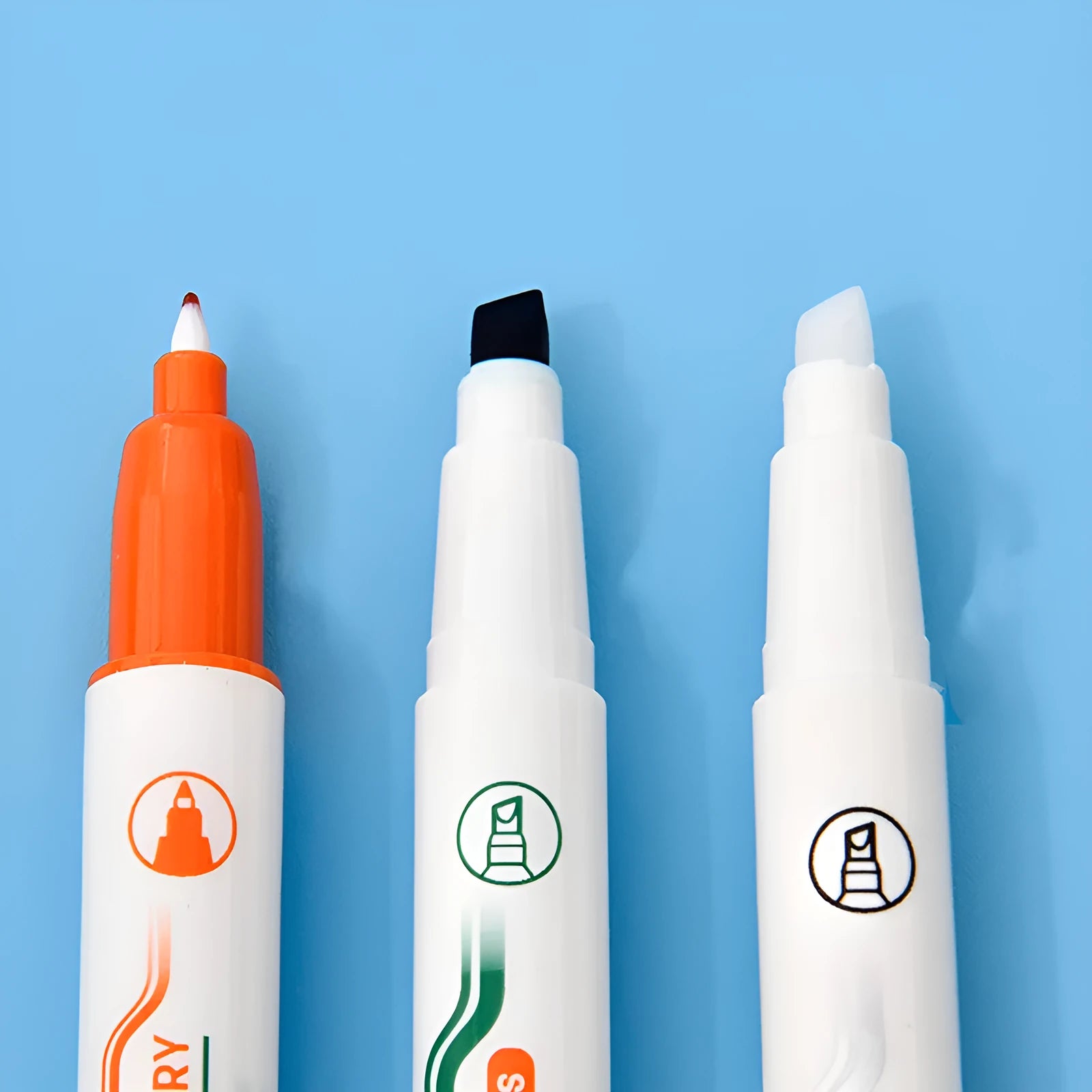 Green erasable highlighter pen set with built-in eraser in card packaging
