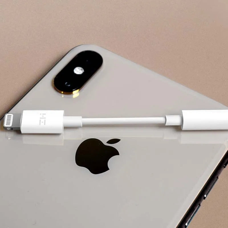 White Lightning to 3.5mm headphone adapter cable for iPhone compatibility