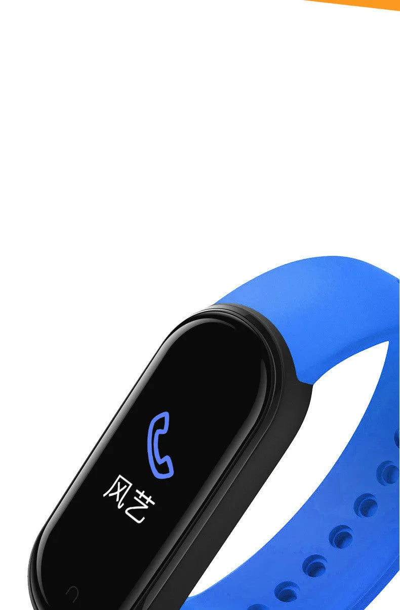 M5 smart sports bracelet in black showing heart rate data on its 0.96-inch screen.