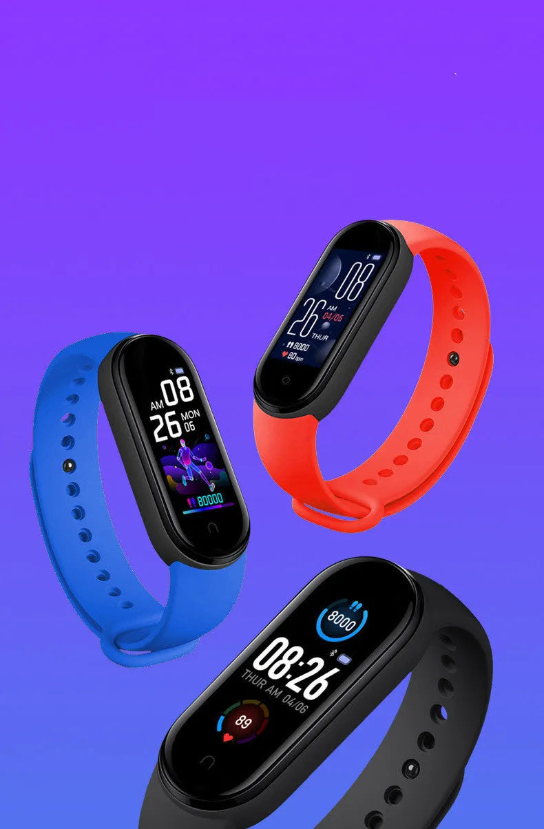 M5 smart sports bracelet in black showing heart rate data on its 0.96-inch screen.