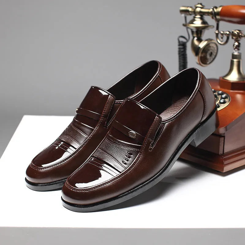 Men's casual low-top square toe leather look shoes in black and brown with rubber sole