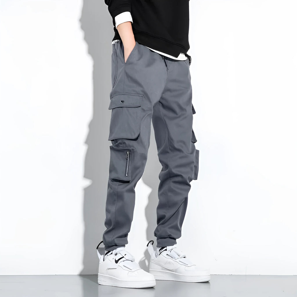 Korean loose cotton cargo pants in black with tether closure and nine-tenths length