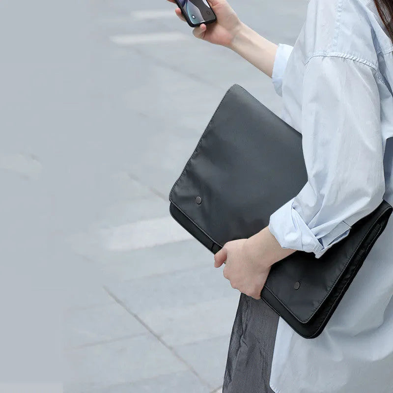 Nylon laptop sleeve with magnetic buckle in black or white, sizes 13 to 16 inches, for notebook tablet iPad