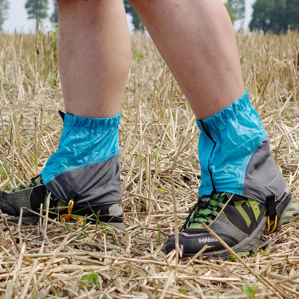Splash-proof tear-proof breathable sand-proof foot cover in black nylon check cloth 22x20cm