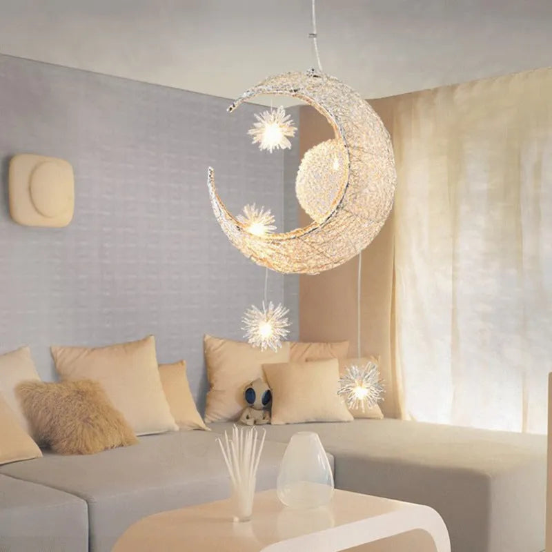 Aluminium wire star moon chandelier with adjustable height suspension and zinc alloy details