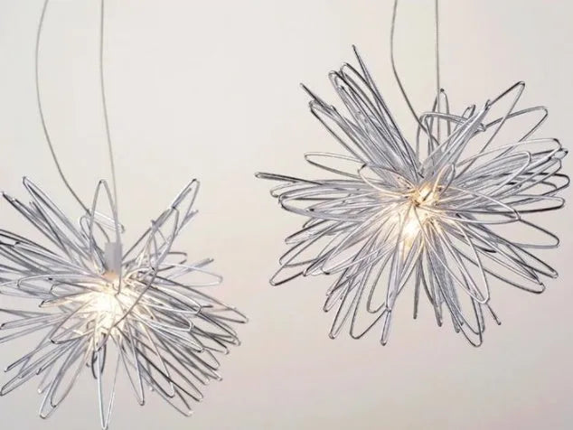 Aluminium wire star moon chandelier with adjustable height suspension and zinc alloy details