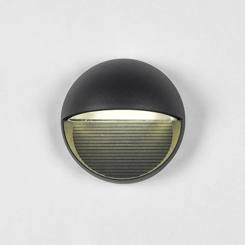 Outdoor waterproof aluminium wall lamp with 120-degree beam angle, 170x95mm, for aisles and stairways