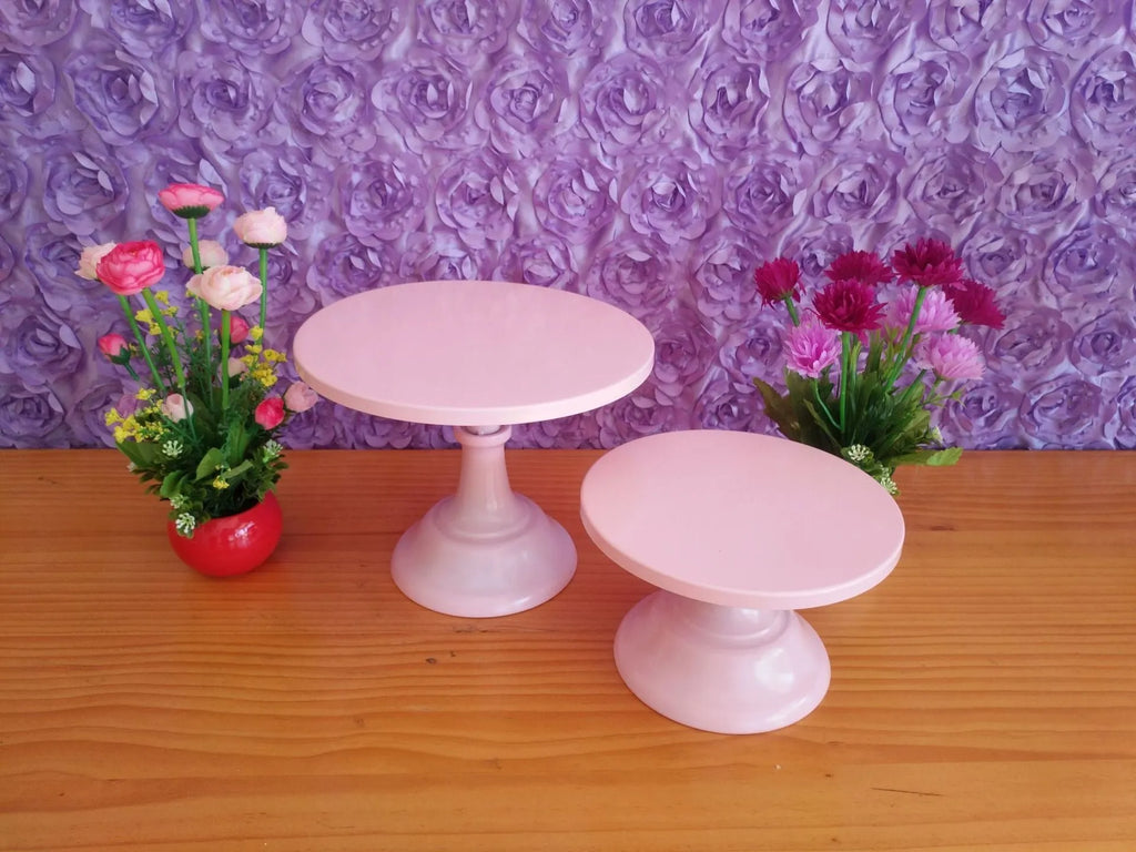 Three-tier dessert table tray with short, medium, and high 25cm diameter sections in gold colour