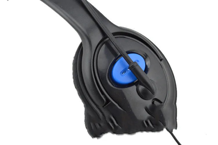 Black PS4 wired gaming headset with 3.5mm plug and head-mounted over-ear design
